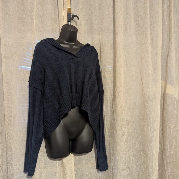 Classic Blue V-Neck Sweater Timeless Knit Style - Picture 1 of 4